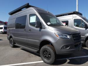 Storyteller Overland DARKMODE XO Photo