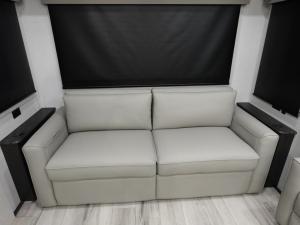 Alpine Avalanche Edition 302RS Photo