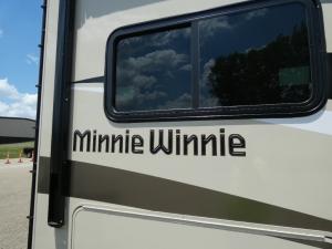 Minnie Winnie 25B Photo