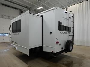 Cougar Half-Ton 25MLE Photo