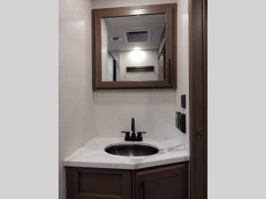 Cougar Half-Ton 25MLE Photo