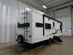 Cougar Half-Ton 25MLE Photo