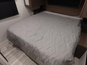 Cougar Half-Ton 25MLE Photo