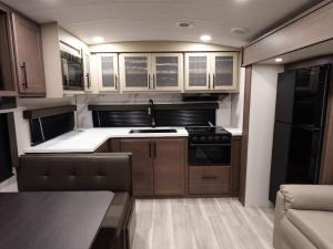 Cougar Half-Ton 25MLE Photo