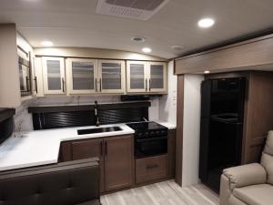 Cougar Half-Ton 25MLE Photo