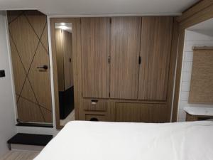 Wildwood Lodge 42ICE Photo