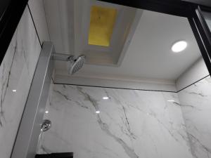 North Point 382FLRB Photo