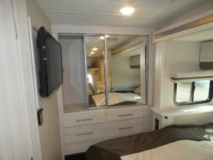 Gemini AWD 23TW Photo