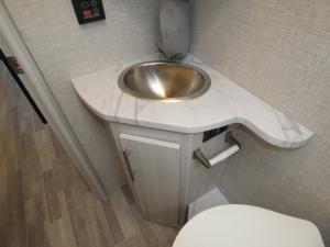 Gemini AWD 23TW Photo