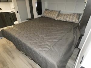 Alpine 3700FL Photo
