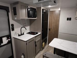 Clipper Cadet 17CFQ Photo