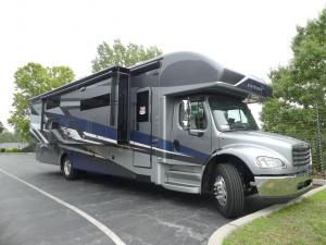 Accolade 37L Photo