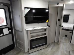 Apex Ultra-Lite 243FKS Photo
