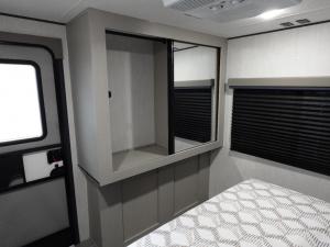 Apex Ultra-Lite 243FKS Photo