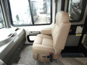 Adventurer 35F Photo