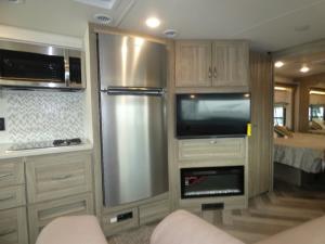 Adventurer 35F Photo