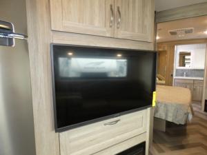 Adventurer 35F Photo