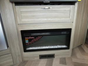 Adventurer 35F Photo