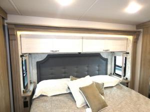 Adventurer 35F Photo