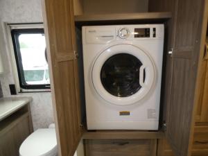 Adventurer 35F Photo