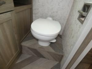 Adventurer 35F Photo