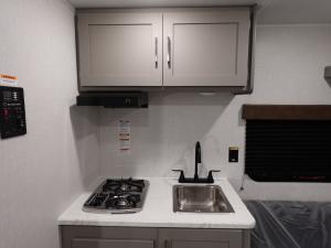 Hideout Mini 130BH Photo