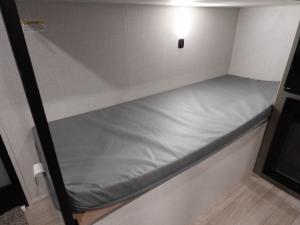 Hideout Mini 130BH Photo