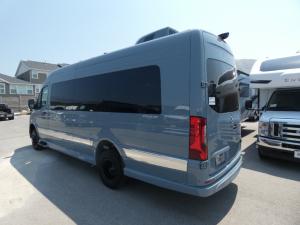 Strada-ion Tour AWD Photo