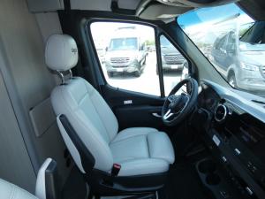 Strada-ion Tour AWD Photo