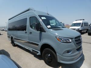 Strada-ion Tour AWD Photo