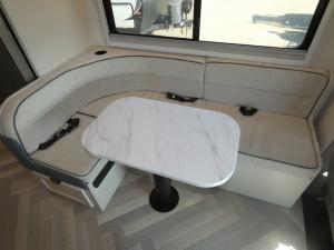 Cross Trail XL 22XG Ford E-350 Photo