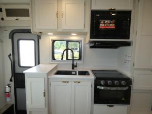 Cross Trail XL 22XG Ford E-350 Photo