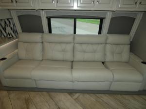 Discovery LXE 44S Photo