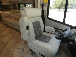 Discovery LXE 44S Photo