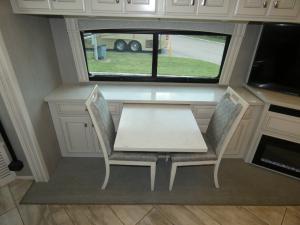 Discovery LXE 44S Photo