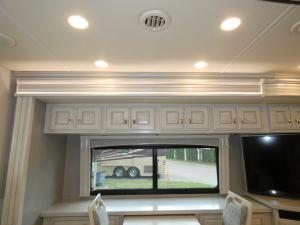 Discovery LXE 44S Photo