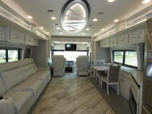 Discovery LXE 44S Photo