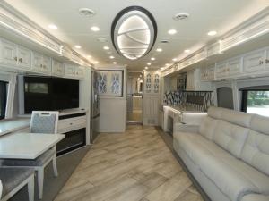 Discovery LXE 44S Photo