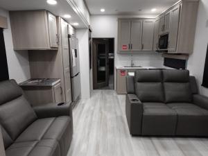 Momentum G-Class 415G Photo