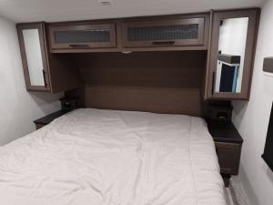 Cougar Half-Ton 26RES Photo