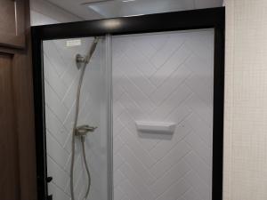 Cougar Half-Ton 26RES Photo