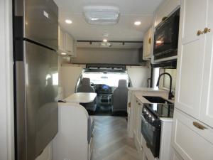 Cross Trail XL 22XG Ford E-350 Photo