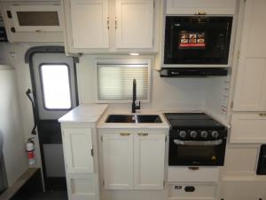 Cross Trail XL 22XG Ford E-350 Photo