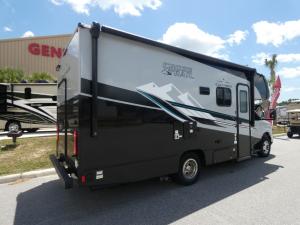 Cross Trail XL 22XG Ford E-350 Photo