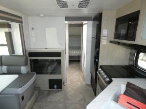 Wildwood X-Lite 24RLXLX Photo