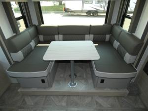 Wildwood X-Lite 24RLXLX Photo
