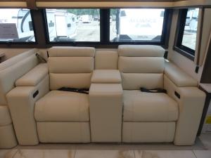 Anthem 44V Photo