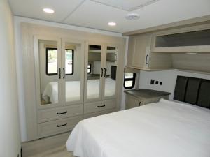 Momentum G-Class 350G Photo