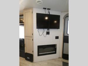 Avenger 28BHS Photo