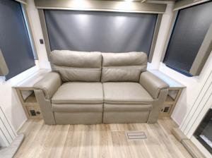 Cougar 290RLS Photo